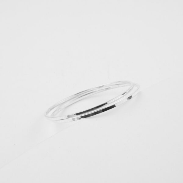Mirror Cut Sleek Bangles In High Finish (Multiple Pieces)