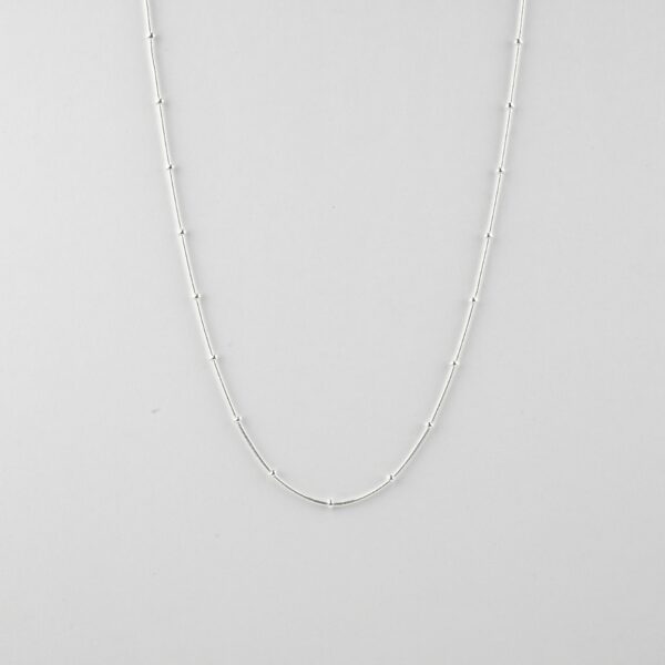 Dotted Gap Pattern Necklace In Pure Silver